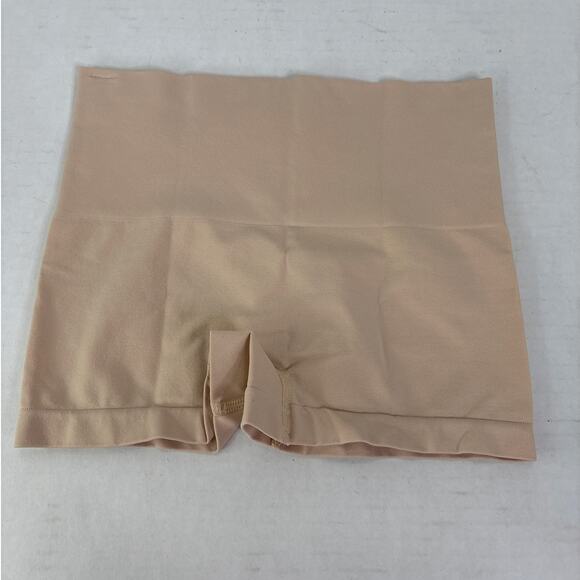 SPANX Everyday Shaping Boy Shorts Panties Size Medium Soft Nude - Picture 2 of 5
